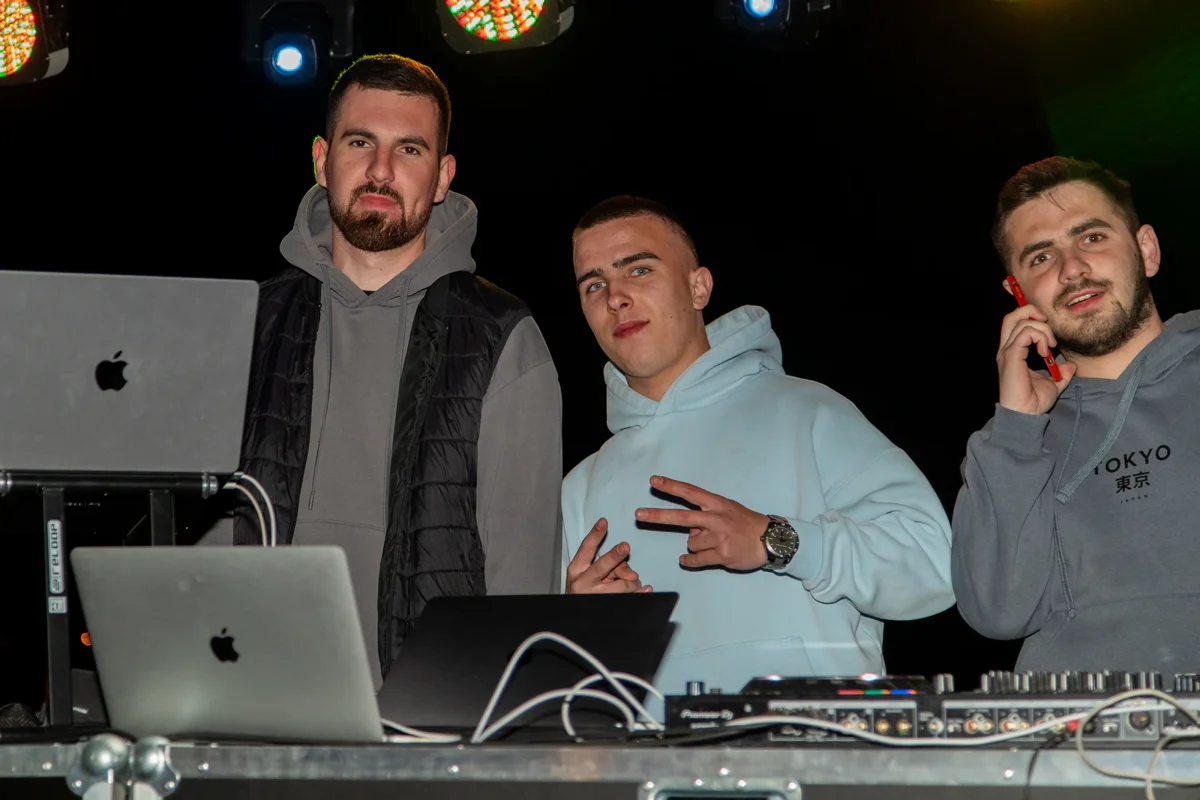 FOTO: Krenica je bila u znaku humanosti, vrhunski DJ-i rasplesali okupljene 16