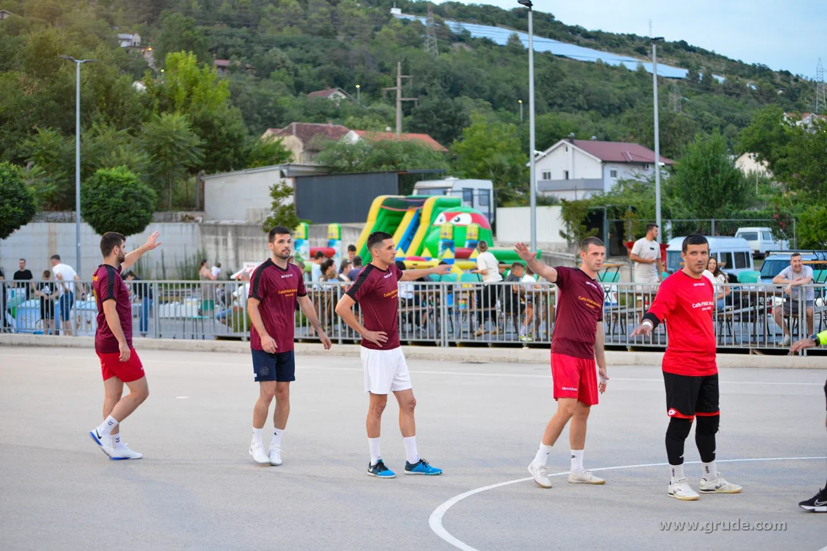 FOTO: MEPAS prvi polufinalist Grudskog ljeta! MG transport pružio sjajan otpor reprezentativcima! Basement prošao u ljepotici večeri 20