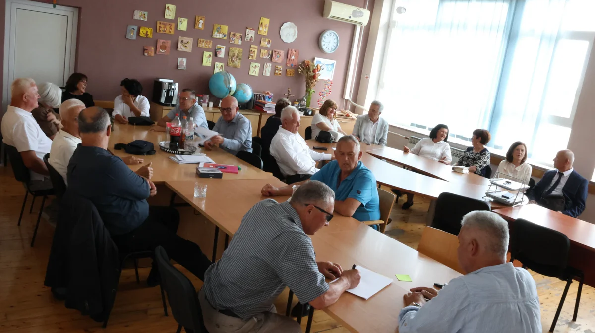 FOTO: Deveta generacija GRUDSKIH gimnazijalaca proslavila 50 godina mature! Ostavili su trag u vremenu 9