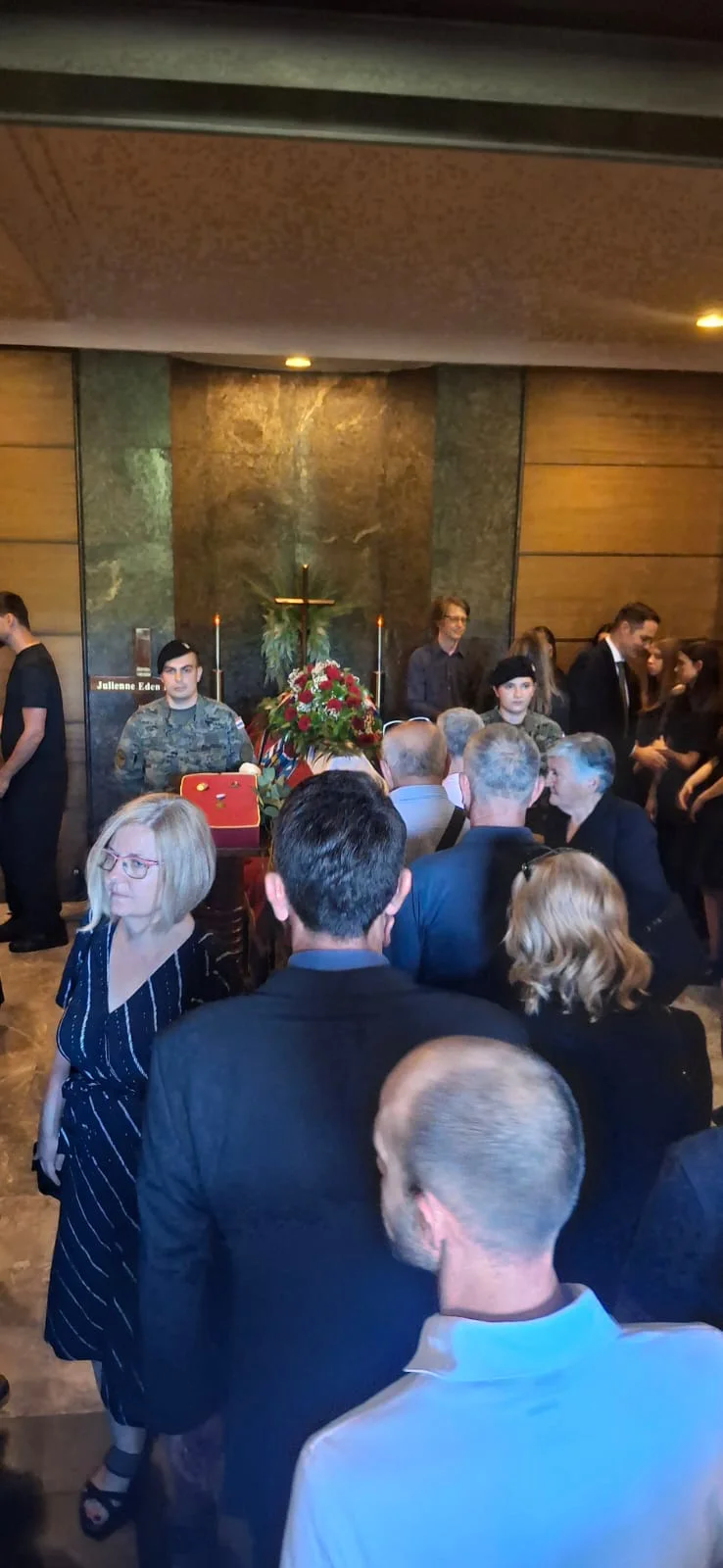 FOTO/VIDEO Heroina Julienne Eden Bušić ispraćena na posljednji počinak 6