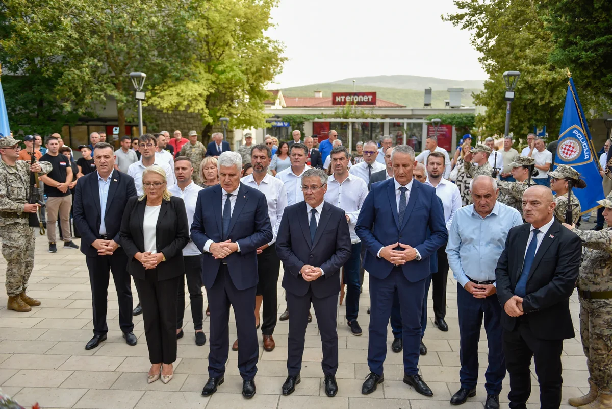 FOTOGALERIJA: 33. obljetnica utemeljenja Hrvatske republike Herceg-Bosne 36