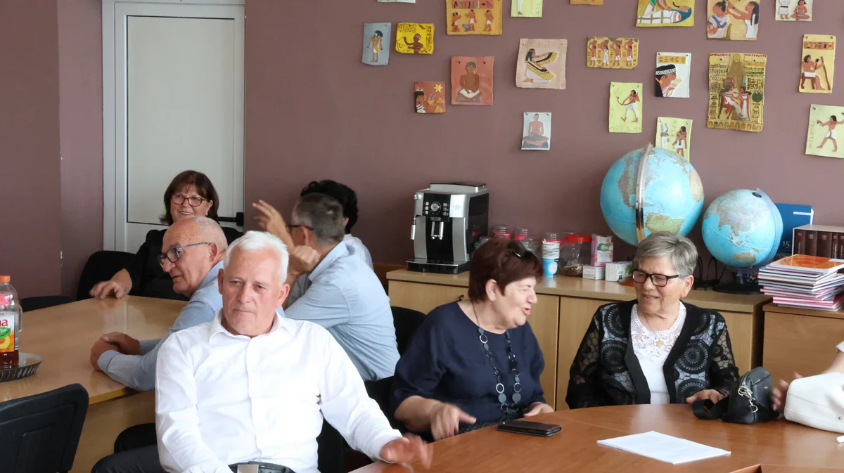 FOTO: Deveta generacija GRUDSKIH gimnazijalaca proslavila 50 godina mature! Ostavili su trag u vremenu 6