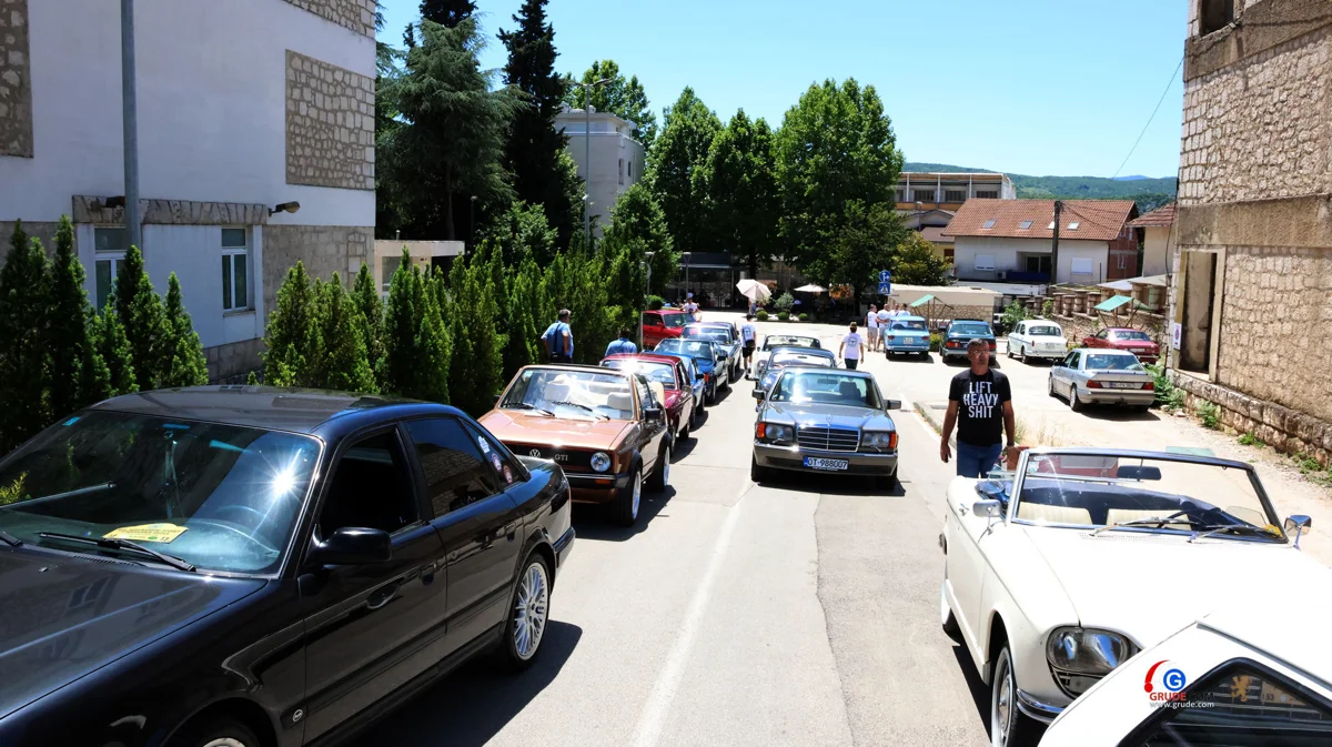 Vikend u ŽZH bio je u znaku oldtimera, ''4. Grada Hercegovine 2026'' FOTO 17