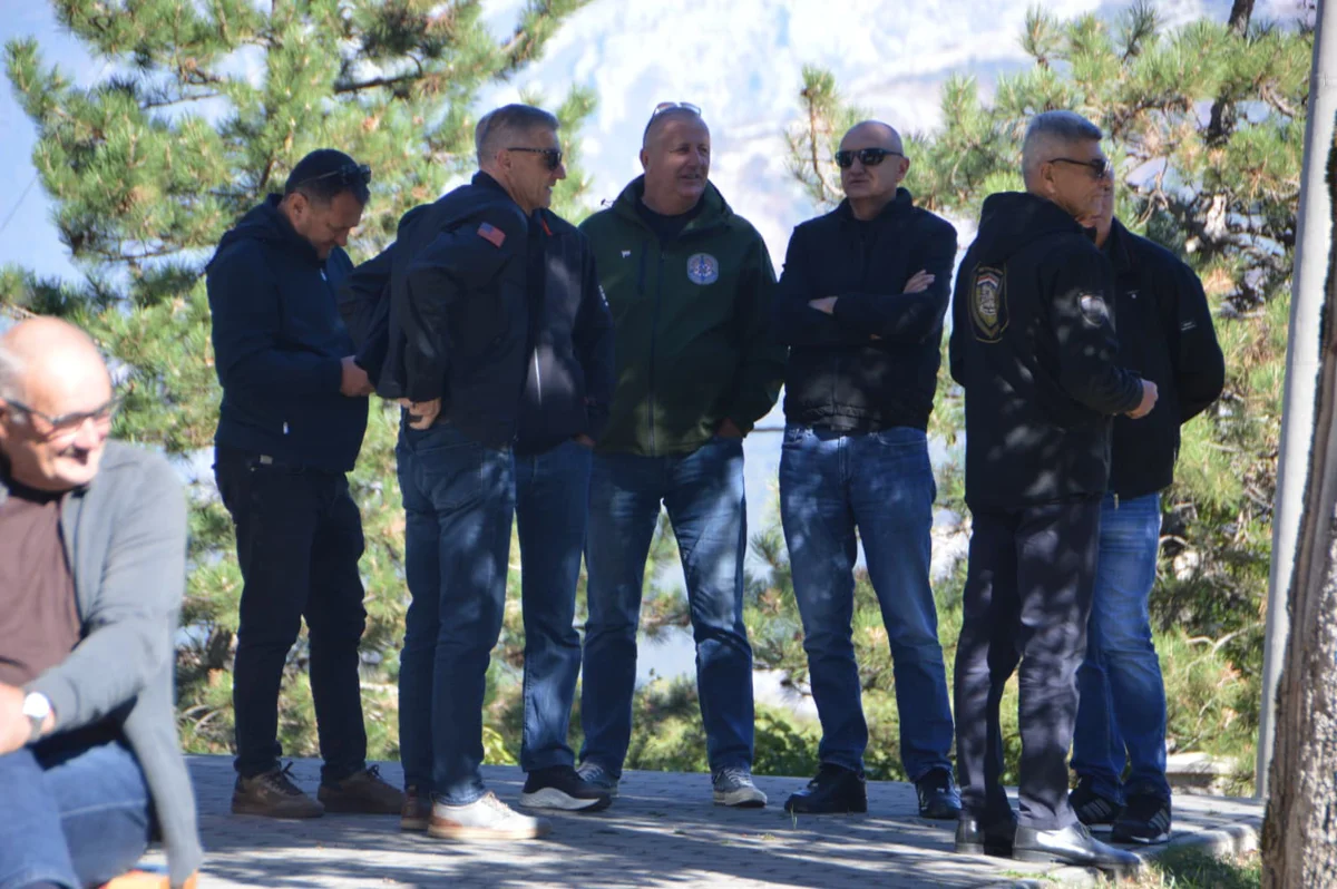 FOTO: HEROJI S VRDA SE NE ZABORAVLJAJU! Mnoštvo vjernika na svetoj misi povodom 33. obljetnice pogibije branitelja 6