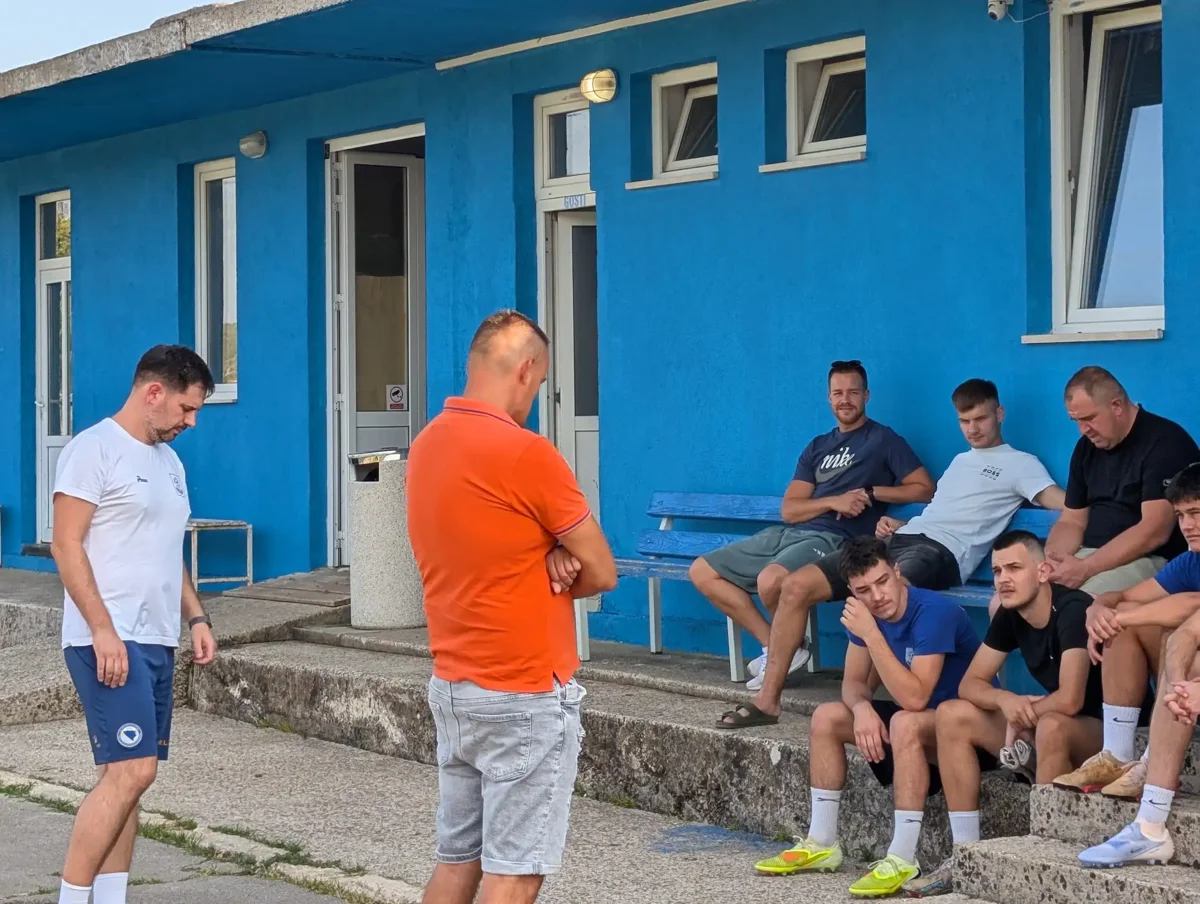 FOTO: Drago Bandić novi trener HNK Grude! 20 igrača došlo na prvi trening 3