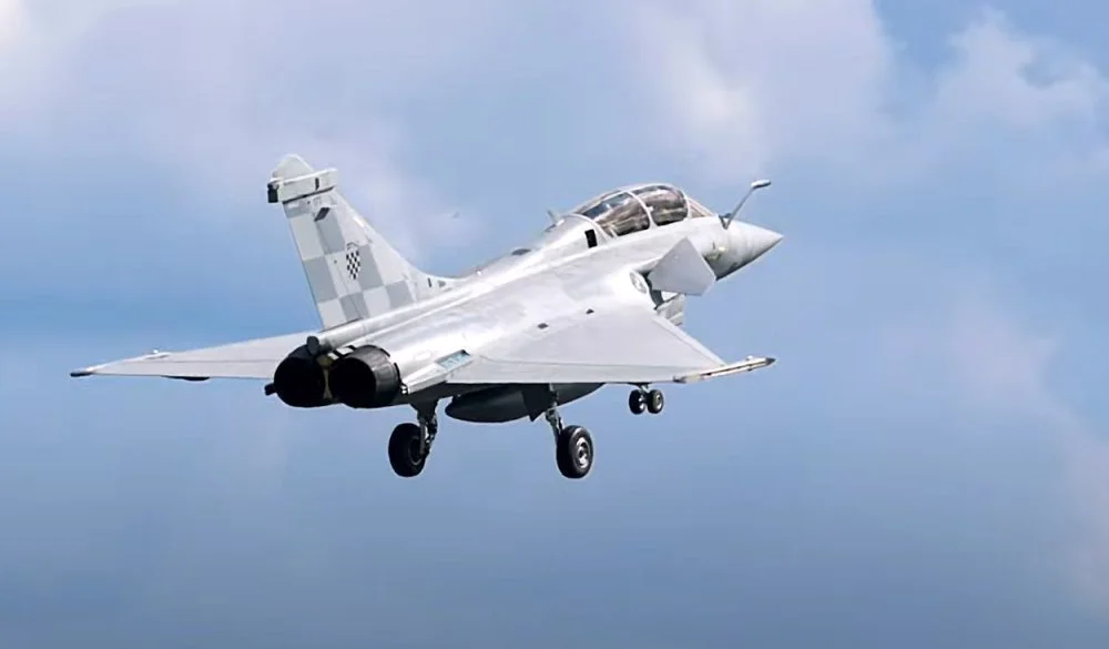 Rafale presreo putnički avion iznad Hrvatske zbog sumnje na otmicu