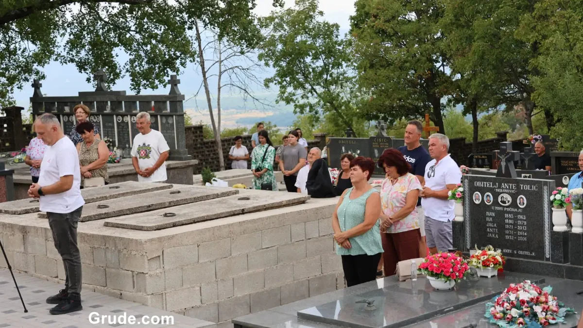 FOTO: Održani 14. Tolića susreti! Kuće se obnavljaju, stari temelji dobivaju novi život 6