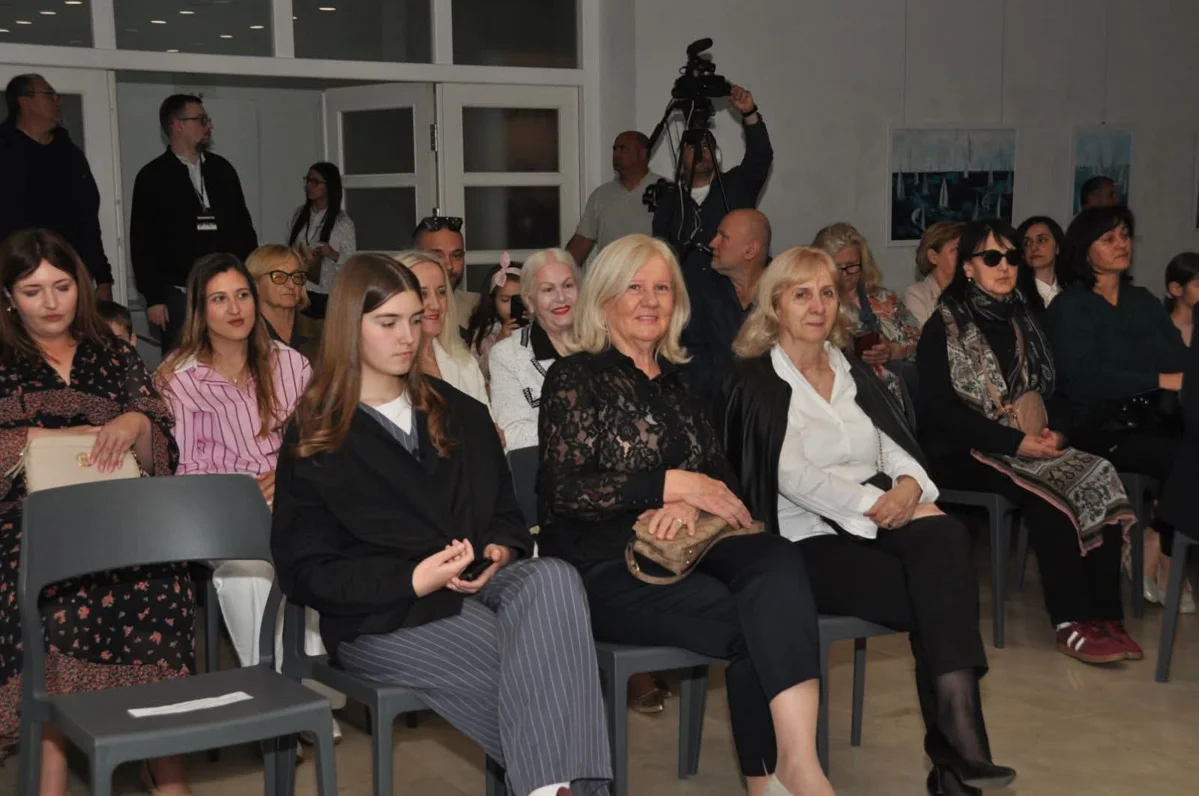 ''Tamo gdje sam rođen'' – hommage Tomislavu Ivčiću koji je raspjevao i publiku FOTO 12
