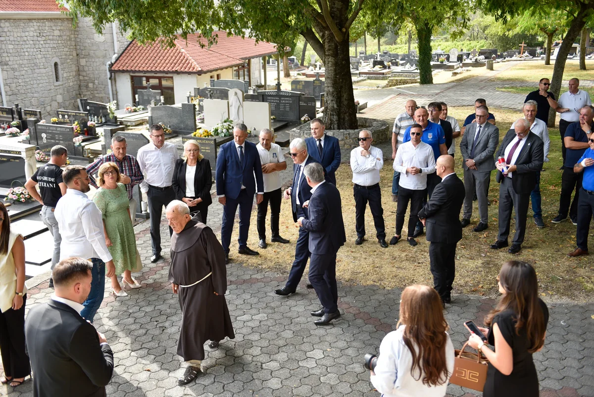 FOTOGALERIJA: 33. obljetnica utemeljenja Hrvatske republike Herceg-Bosne 1