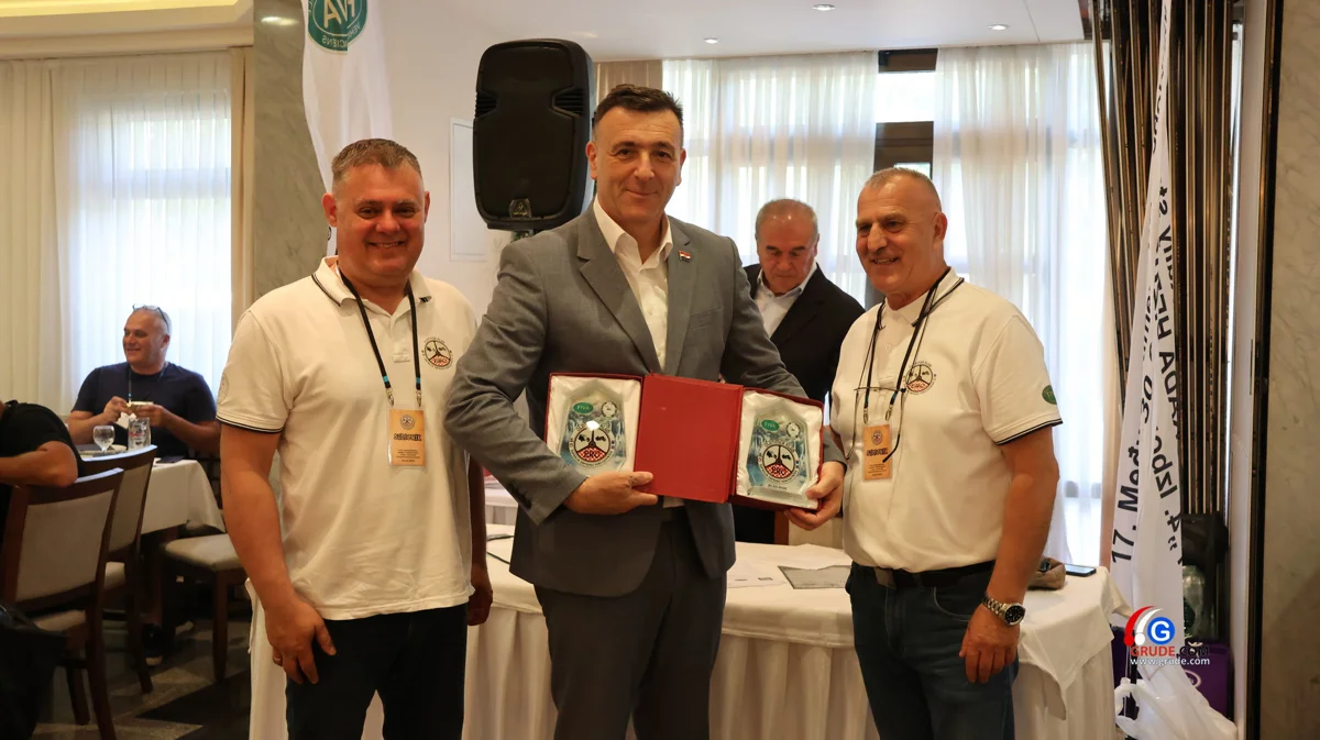 Vikend u ŽZH bio je u znaku oldtimera, ''4. Grada Hercegovine 2026'' FOTO 57