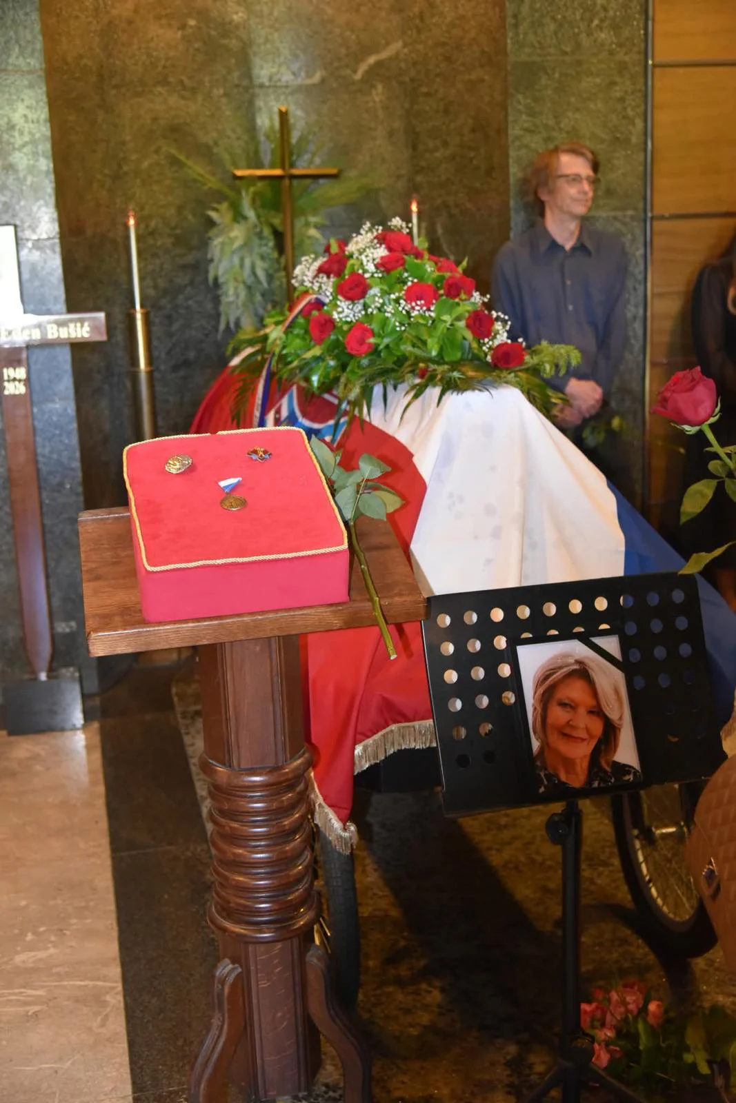 FOTO/VIDEO Heroina Julienne Eden Bušić ispraćena na posljednji počinak 20