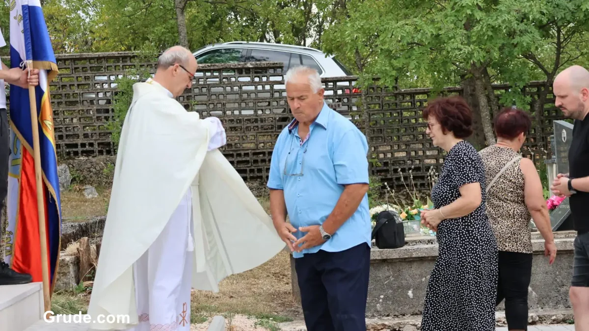 FOTO: Održani 14. Tolića susreti! Kuće se obnavljaju, stari temelji dobivaju novi život 11