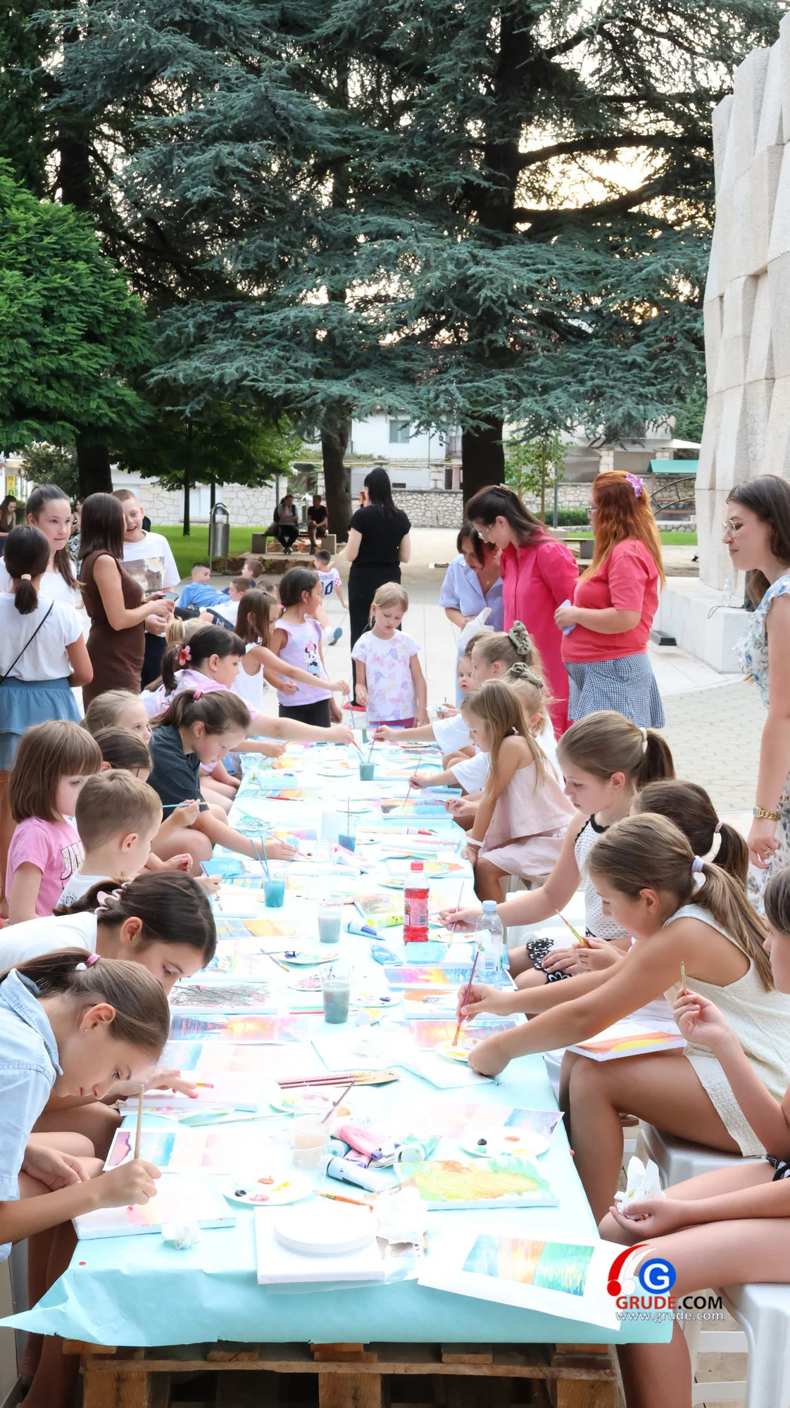 FOTO: Prvi dan dječjeg festivala ''Mala ljetna scena'' oduševio mališane, večeras slijedi nastavak programa 14