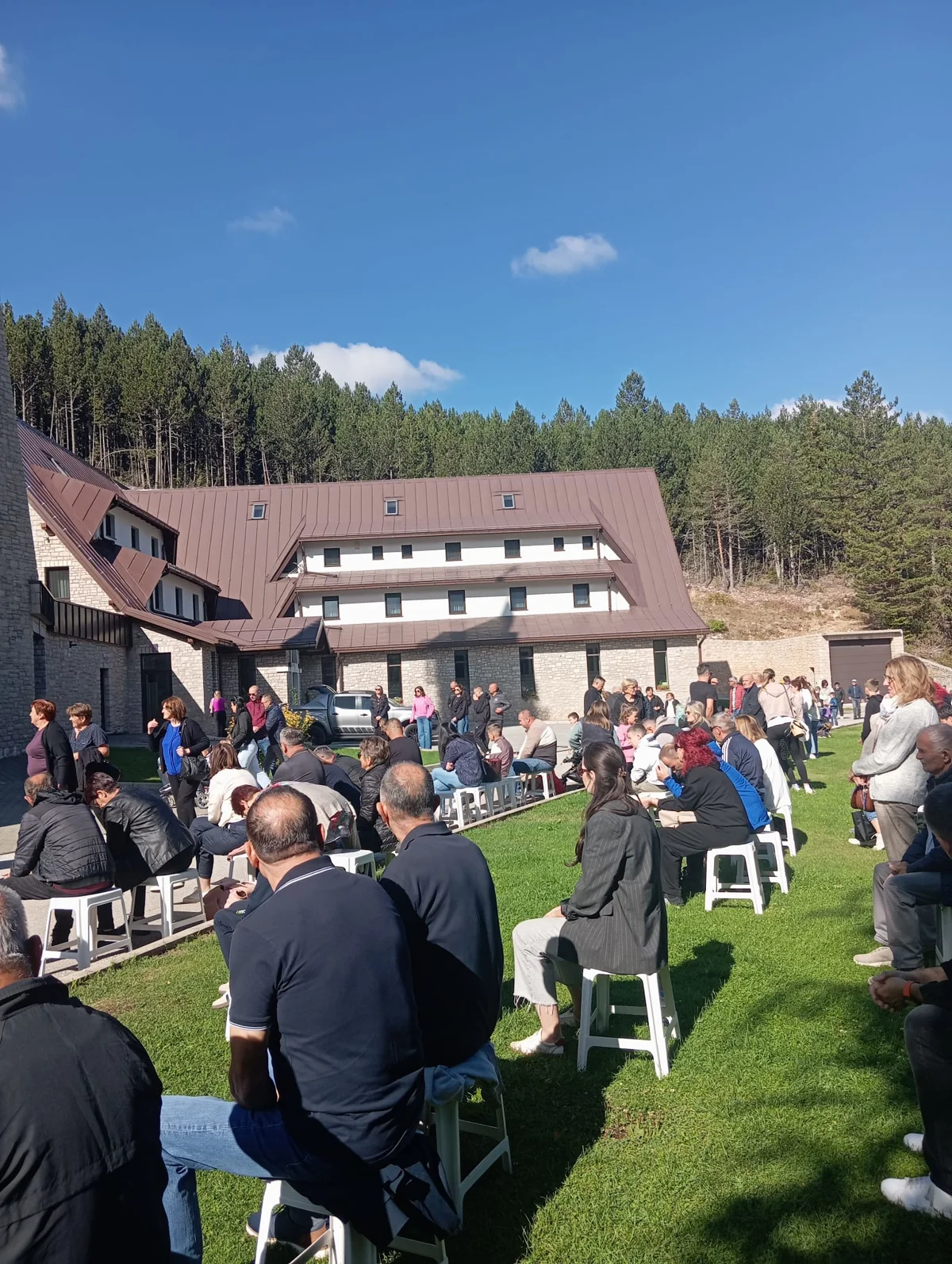 Grudski umirovljenici uživali na Gastro festu na Blidinju FOTO 3