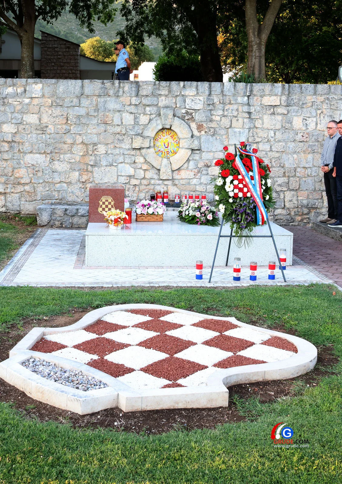 FOTO: Grude čuvaju sjećanje na predsjednika Matu Bobana, obilježeno 29 godina od smrti 21