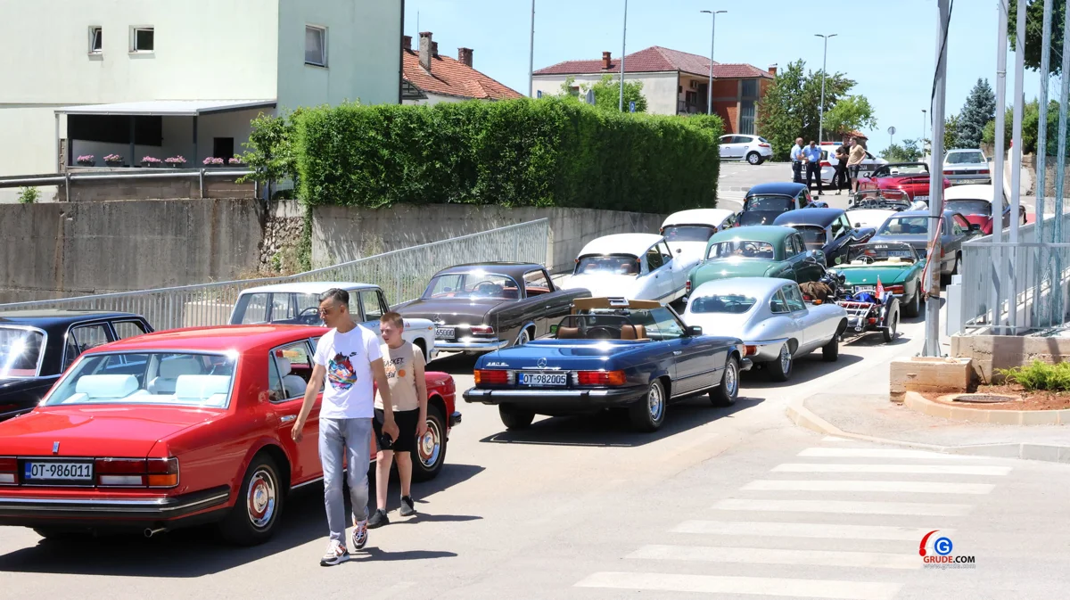 Vikend u ŽZH bio je u znaku oldtimera, ''4. Grada Hercegovine 2026'' FOTO 12