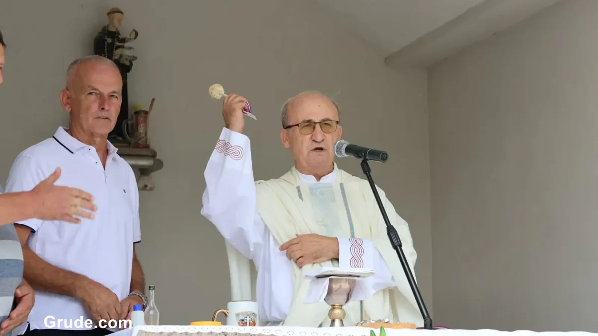 FOTO: Održani 14. Tolića susreti! Kuće se obnavljaju, stari temelji dobivaju novi život 14