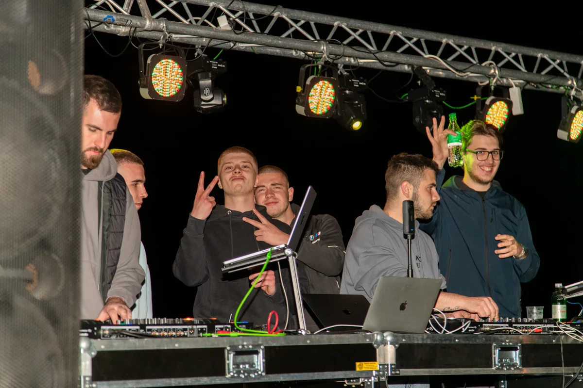 FOTO: Krenica je bila u znaku humanosti, vrhunski DJ-i rasplesali okupljene 26