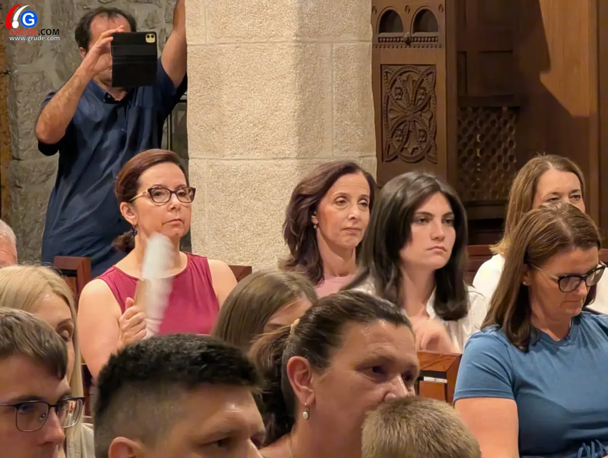 FOTO: Kulturna noć za pamćenje u crkvi svete Kate u Grudama, virtuozi na gitari sve oduševili 17