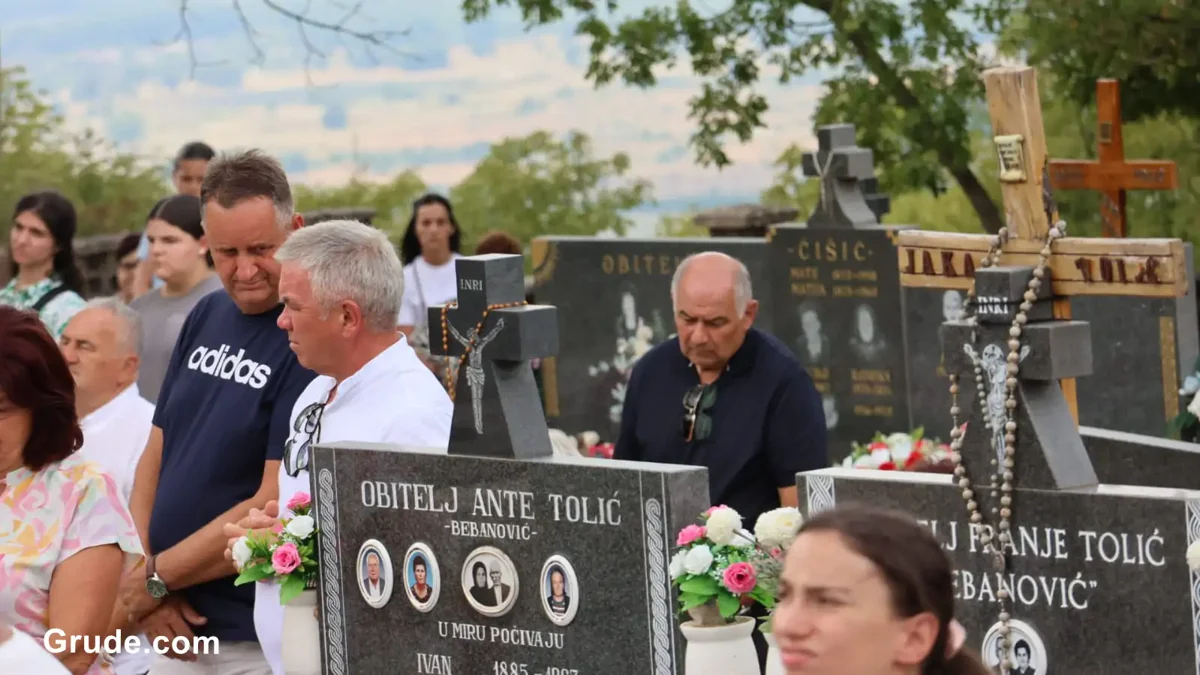 FOTO: Održani 14. Tolića susreti! Kuće se obnavljaju, stari temelji dobivaju novi život 8