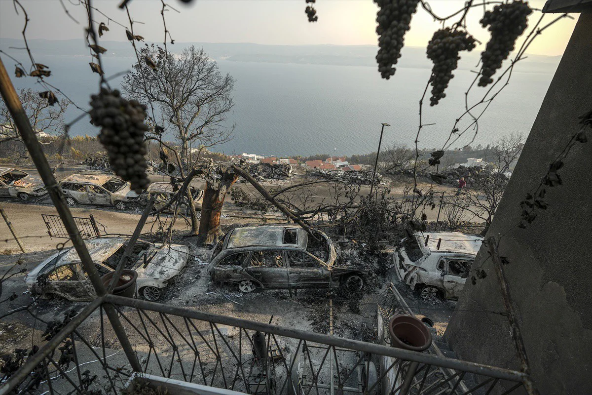 Velika šteta nakon požara kod Omiša: Izgorjelo i oštećeno 58 kuća, 36 vozila i 25 plovila