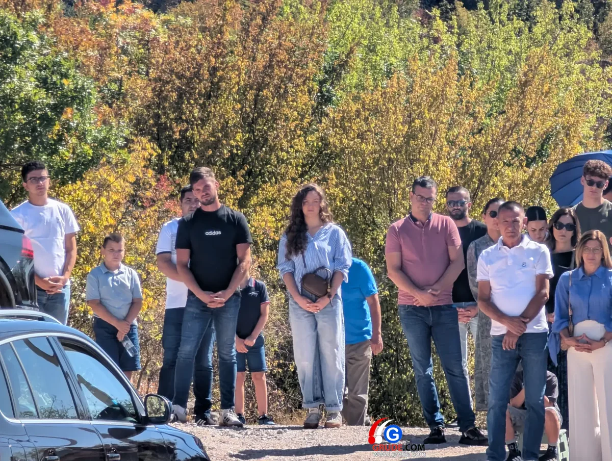 FOTO/VIDEO: Na vrhu Gruda, pod križem koji čuva Hercegovu zemlju, odjeknula poruka: Ovo je naš Križevac 11