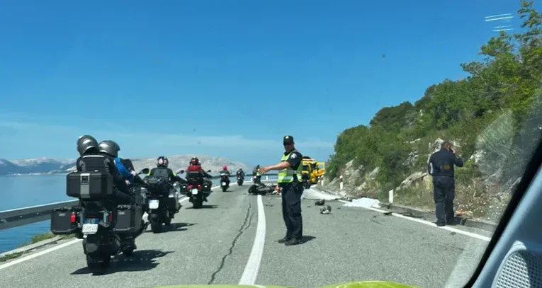 Nesreća na Jadranskoj magistrali, smrtno stradao motociklist