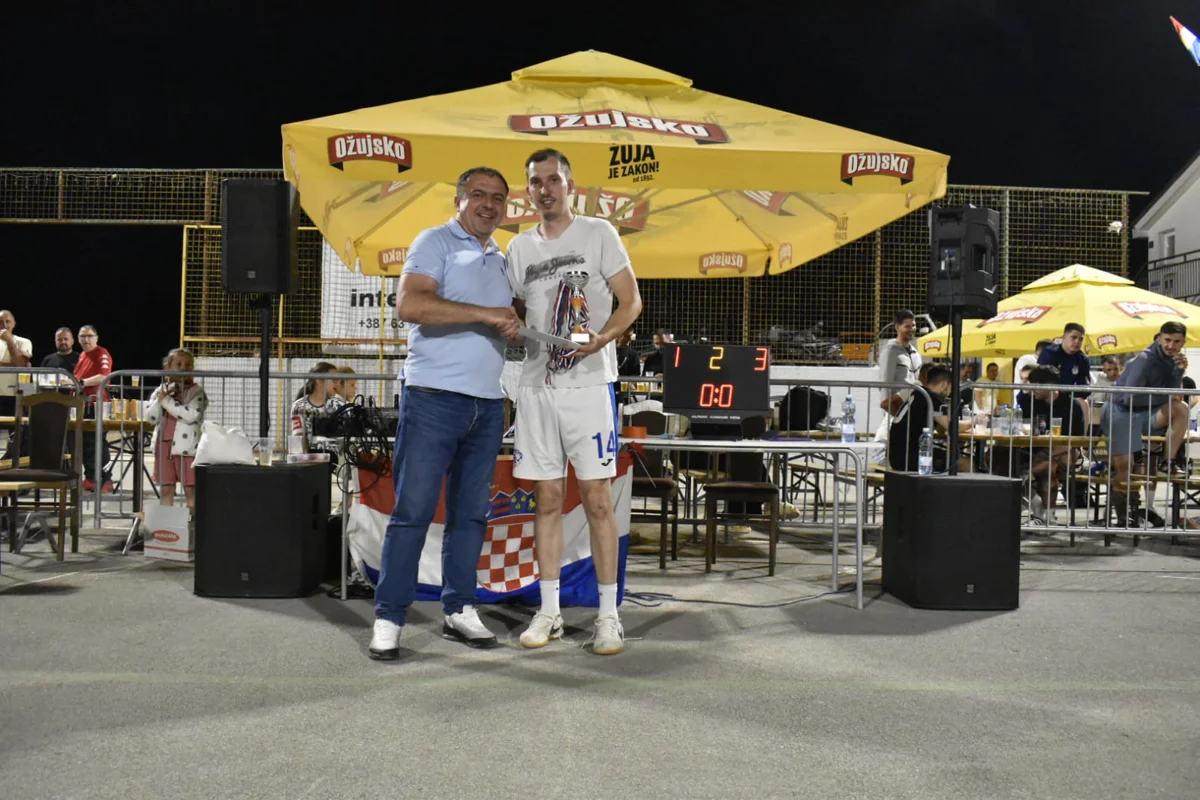Legendarni Ante Lovrić uzeo zlato s Gruđanima! Šatori Vranješ brončani u Rastovači! 22