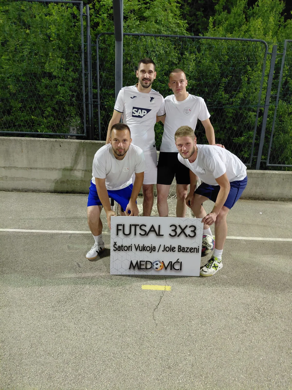 FOTO: Futsal cup na Medovićima stigao do završnice, večeras nagrada Golf 4 i još mnogo toga 5
