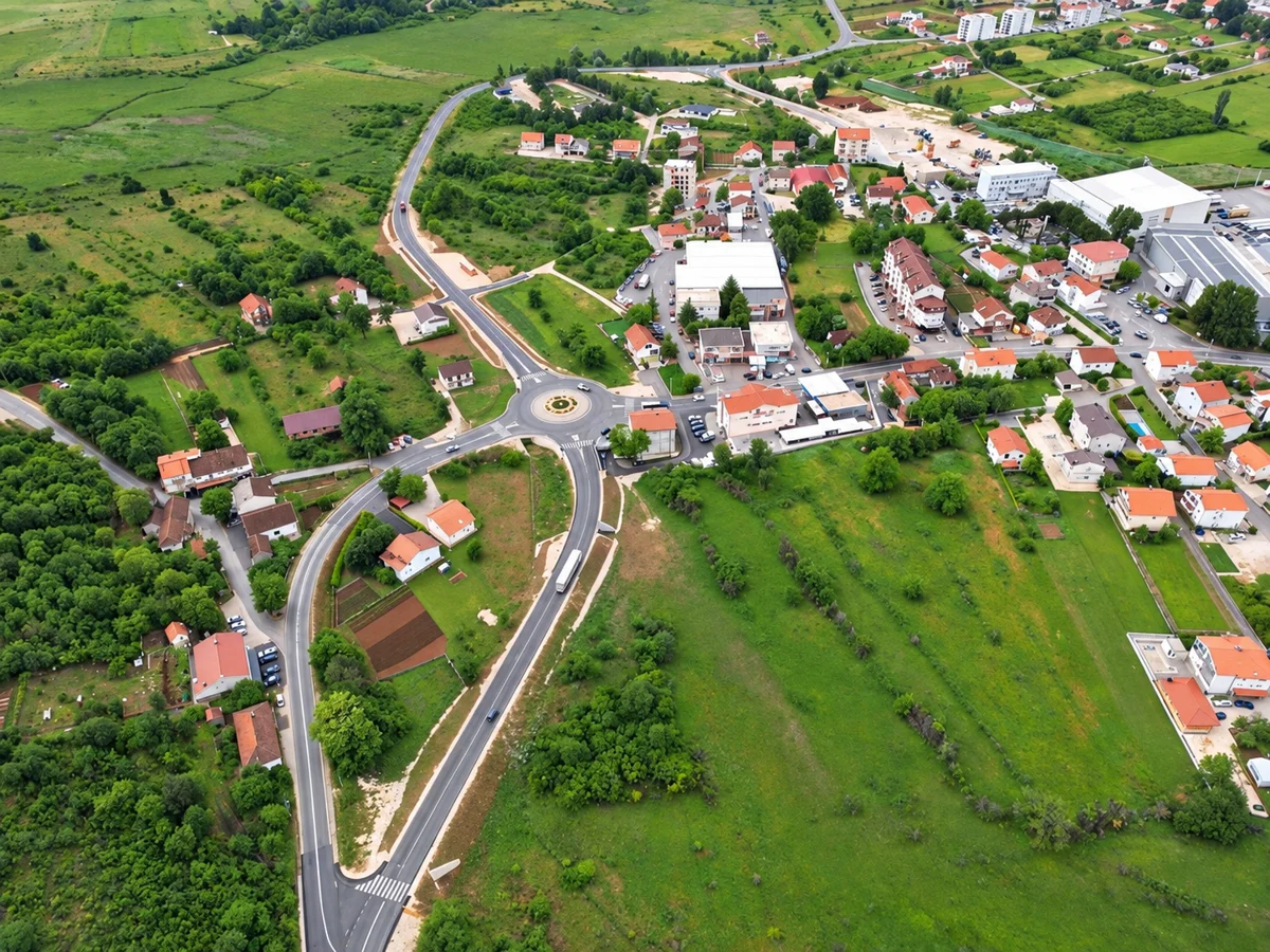 Iznajmljuju se poslovni prostori u središtu Gruda, spremni za useljenje
