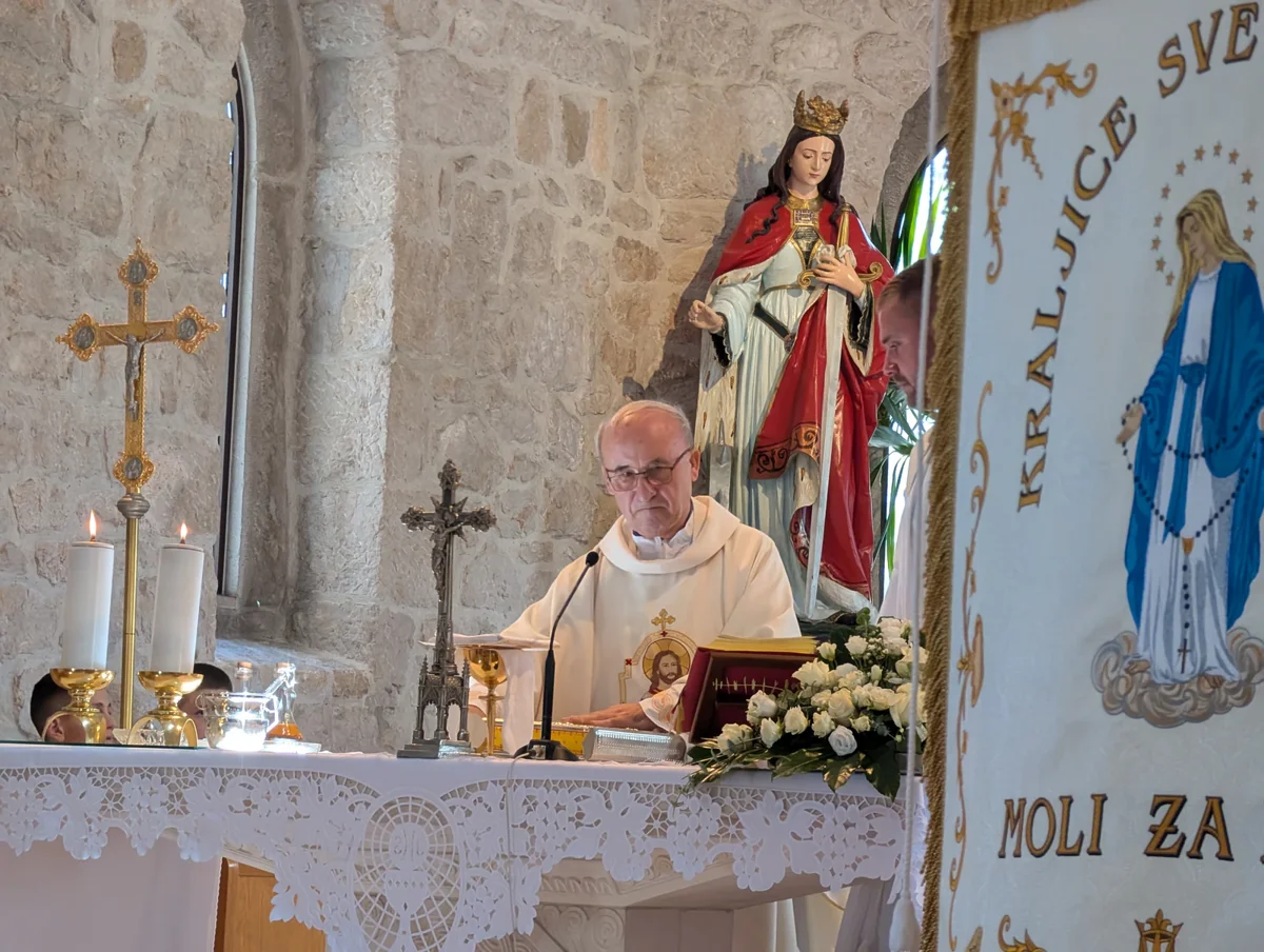 (FOTO) TIJELOVO U GRUDAMA! Fra Stanko Pavlović: Ni bolesti ni kušnje nemaju završnu riječ, nego Gospodin Bog, i zato se ne bojte! 4