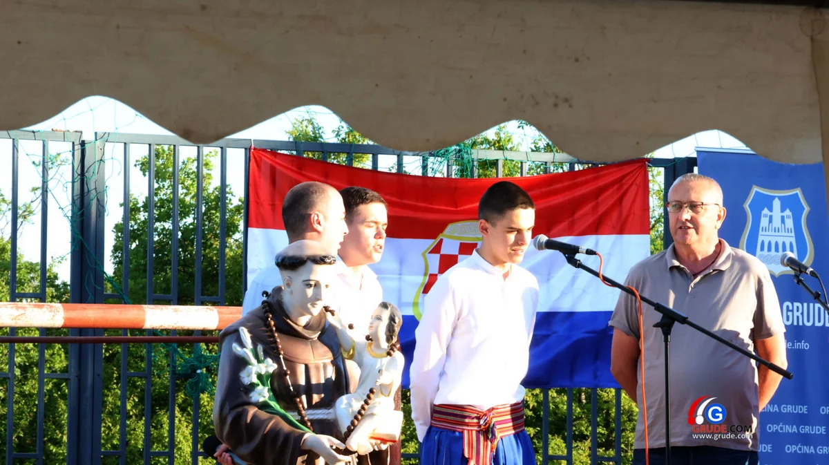 Na Medovićima 20. put proslavljen sv. Ante i predstavljena knjiga o selu FOTO 23