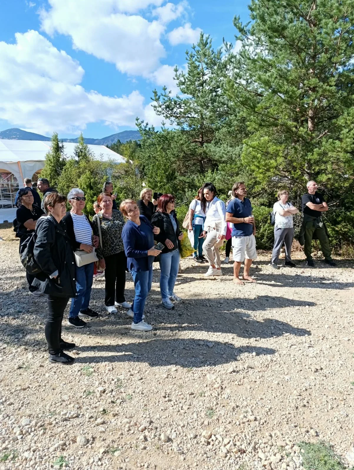 Grudski umirovljenici uživali na Gastro festu na Blidinju FOTO 5