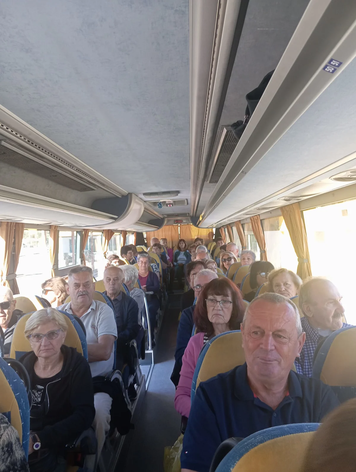 Grudski umirovljenici uživali na Gastro festu na Blidinju FOTO 1