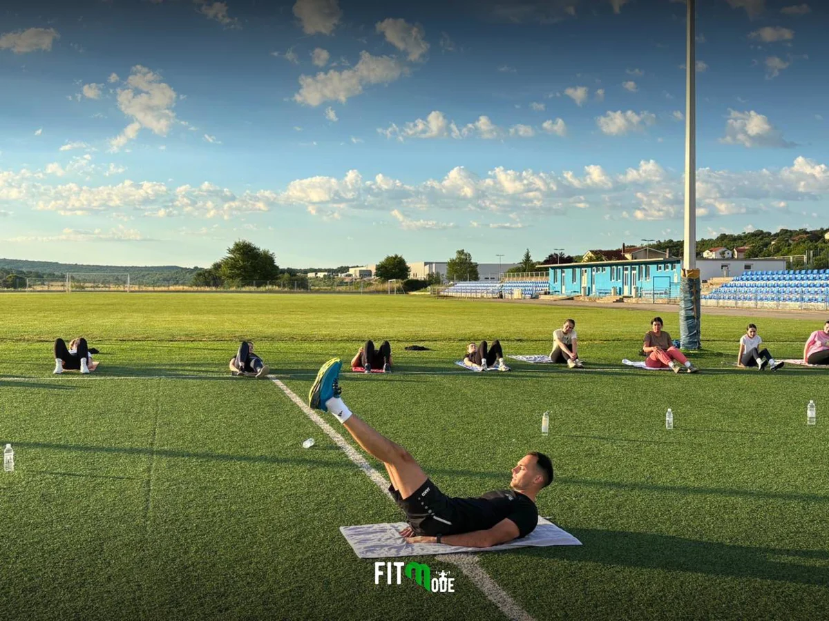 FOTO: FITMODE I ČETVRTU GODINU ZAREDOM POKRENUO BESPLATNE TRENINGE NA OTVORENOM! 3