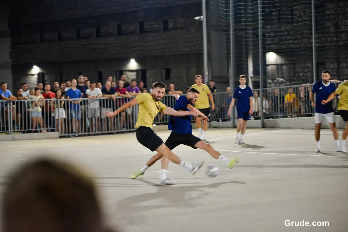 FOTO: GRUDE CENTAR uzeo povijesnu UNDECIMU, Ivan Ćorluka najtrofejniji igrač LMZ-a! Sovići juniorski prvaci 16