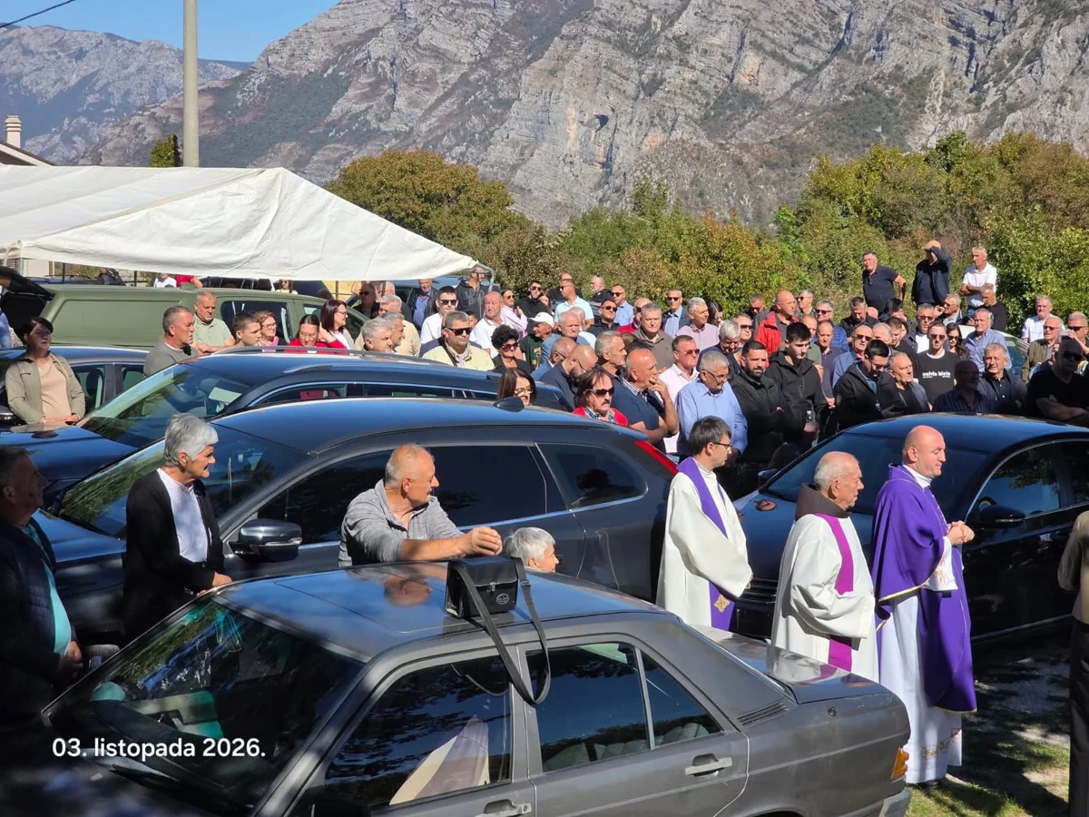 FOTO: HEROJI S VRDA SE NE ZABORAVLJAJU! Mnoštvo vjernika na svetoj misi povodom 33. obljetnice pogibije branitelja 3
