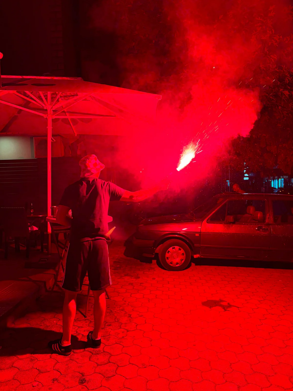 FOTO: GRUDSKI MISS PROSLAVIO 30 GODINA! Kultni kafić velikog srca okupio omiljene goste i prisjetio se prošlosti 12