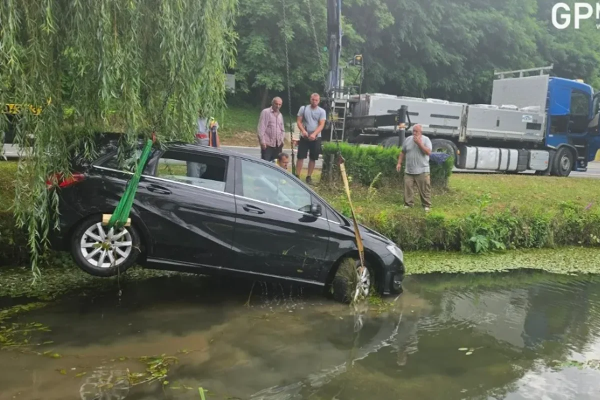 Otišao po cigarete, automobil mu završio u rijeci