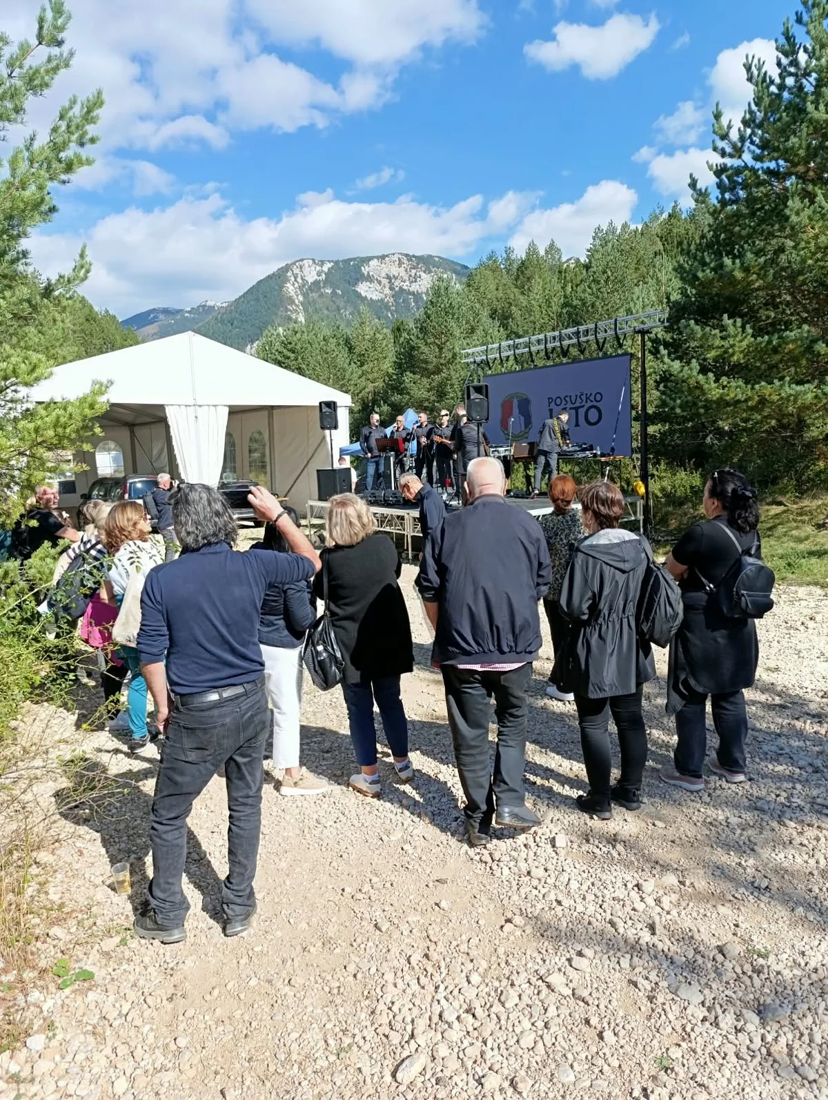 Grudski umirovljenici uživali na Gastro festu na Blidinju FOTO 4