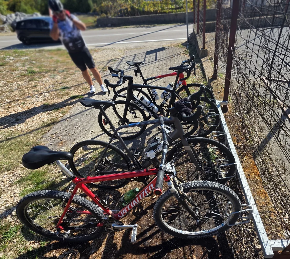 BK Grude na 12 igrališta postavio biciklističke parkinge FOTO 10