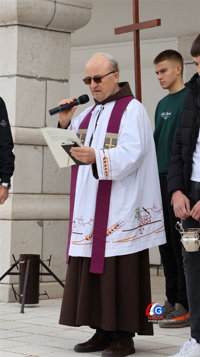 Put križa i Veliki Petak u župi Grude 9