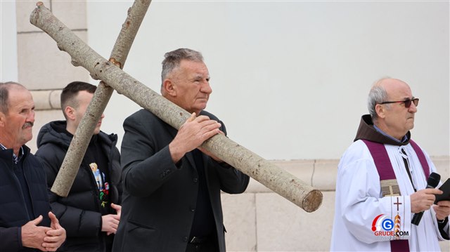 Put križa i Veliki Petak u župi Grude 16