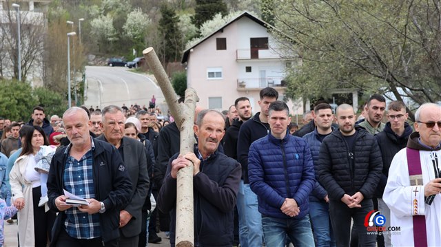 Put križa i Veliki Petak u župi Grude 24