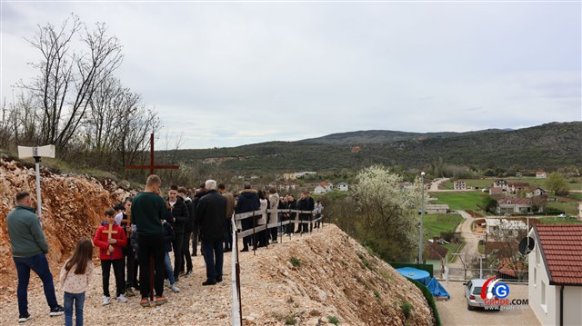 Put križa i Veliki Petak u župi Grude 39