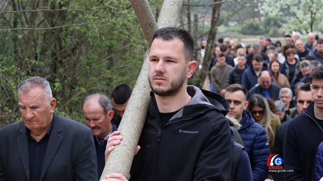 Put križa i Veliki Petak u župi Grude 42