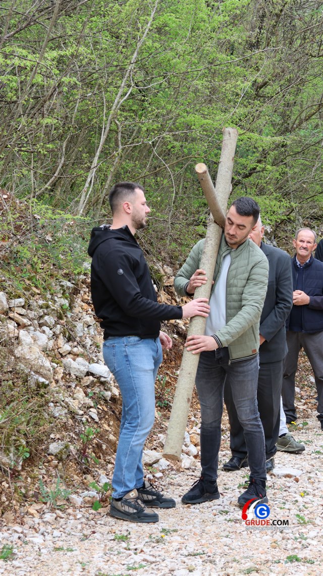 Put križa i Veliki Petak u župi Grude 44