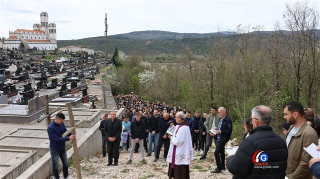 Put križa i Veliki Petak u župi Grude 50