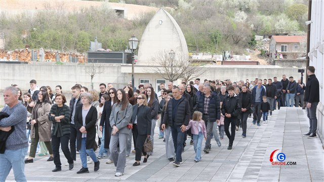 Put križa i Veliki Petak u župi Grude 61