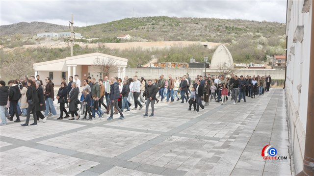 Put križa i Veliki Petak u župi Grude 63